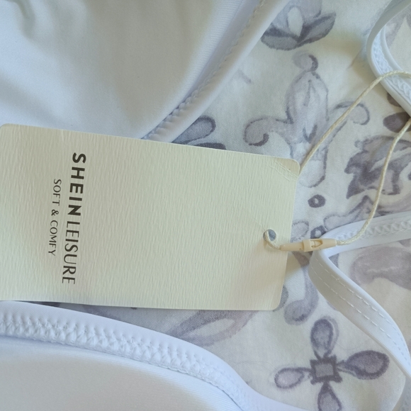 SHEIN 2 Piece Simple White Bikini Set - Picture 11 of 16